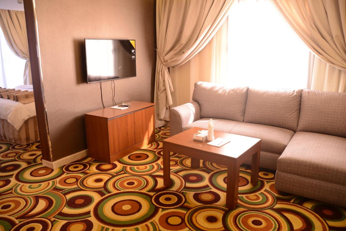 Popular attractions Area Nearby Property